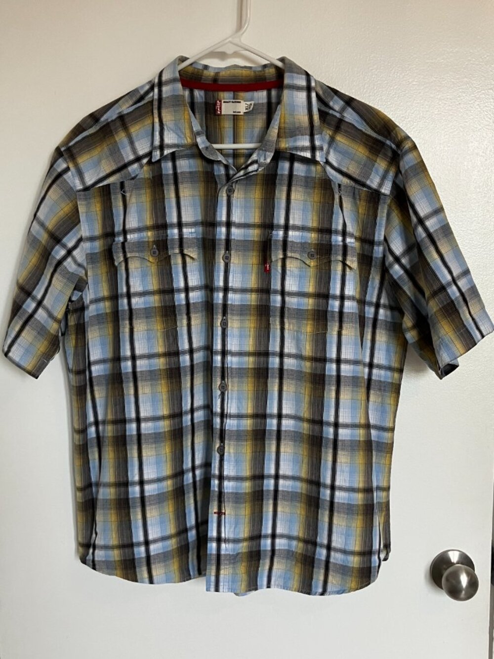 Men's Levi's Red Tab Short-Sleeve Boxy Western Shirt Multi-Color